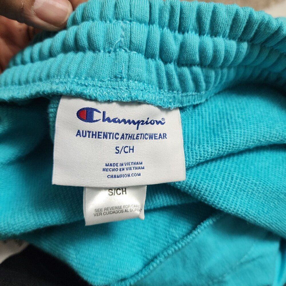 Champion Ladies Embroidered Logo Side Seam Pockets Soft French Terry Short NWT - Picture 6 of 6